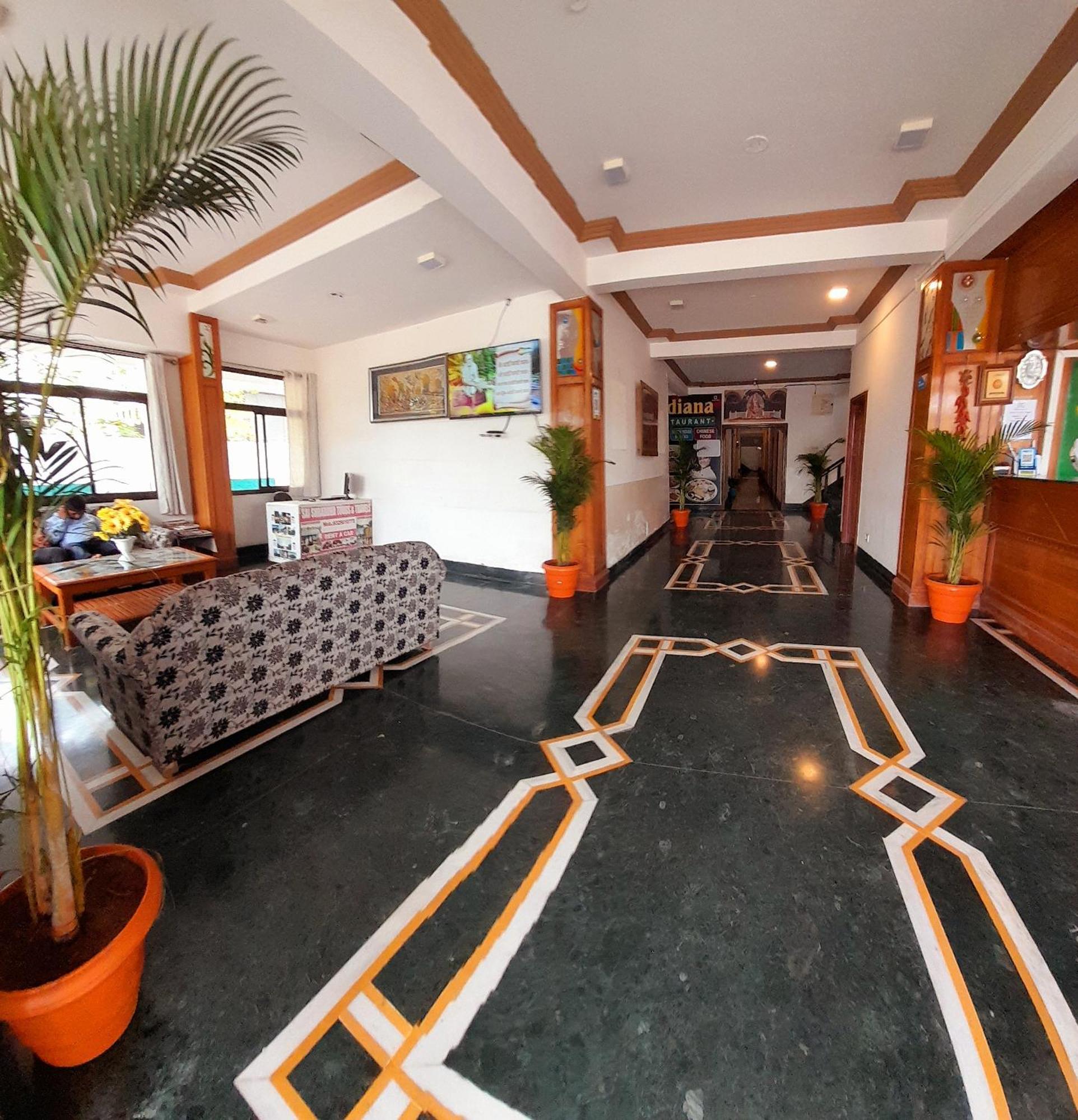 Hotel Indore Palace - Feel At Home Shirdi Exterior foto