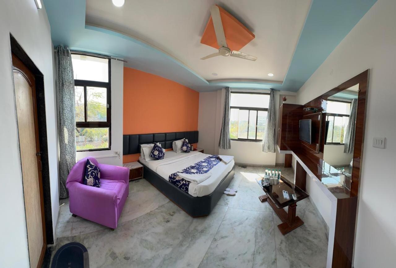 Hotel Indore Palace - Feel At Home Shirdi Exterior foto